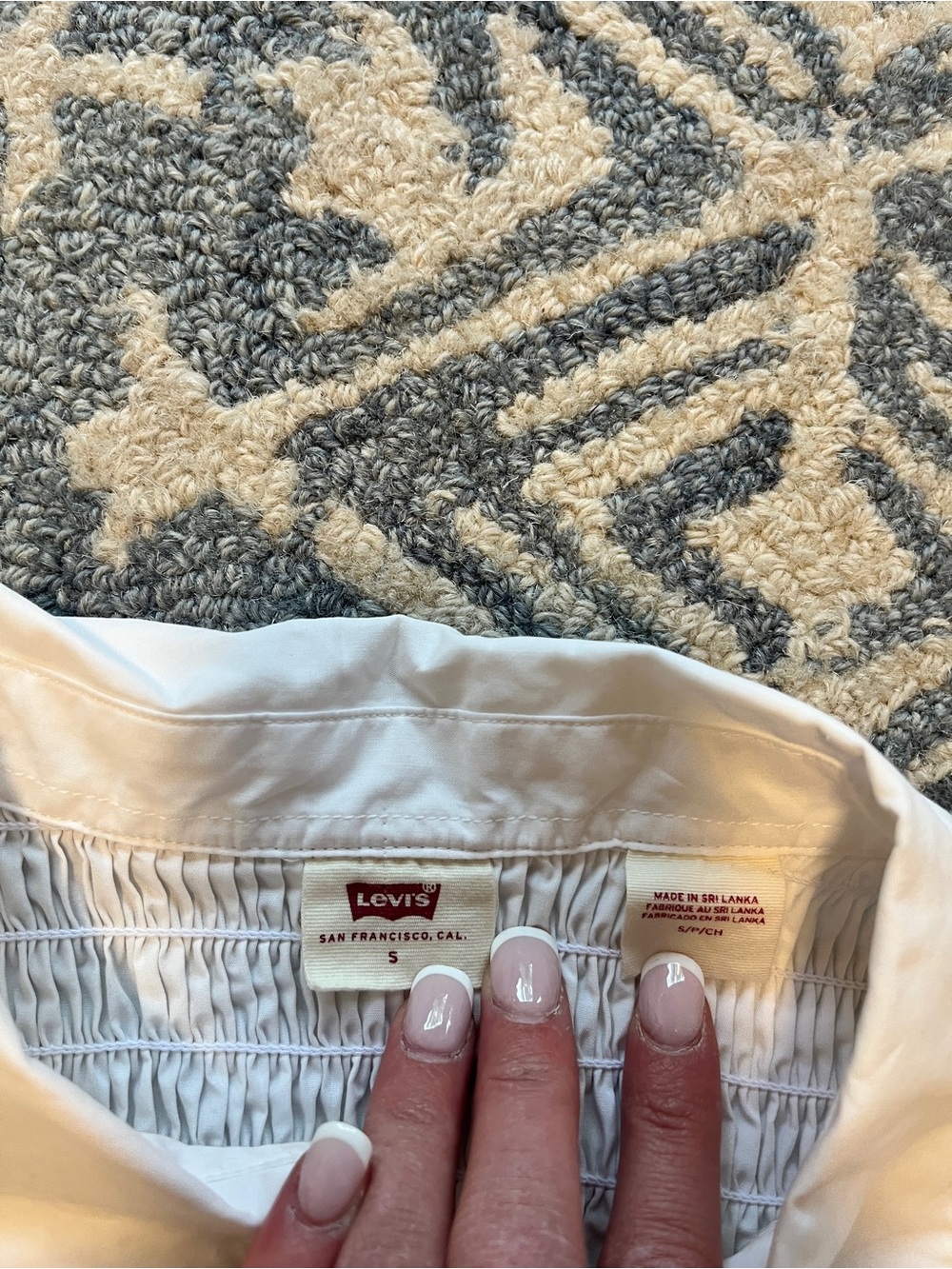 Levi's White Smocked Button-Front Blouse - Picture 3 of 3